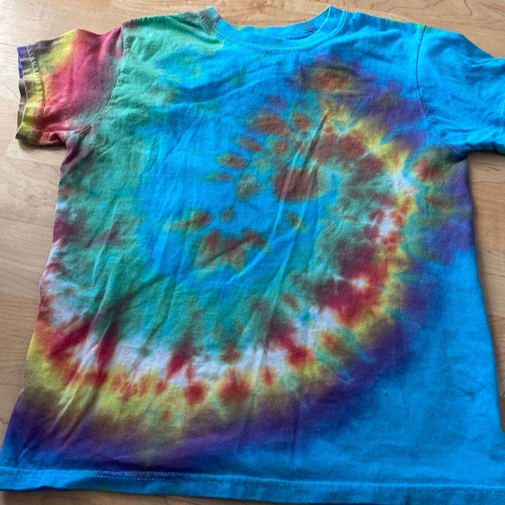 $5 final offer before donating Kids medium Hanes Tie-dye short sleeve t-shirts